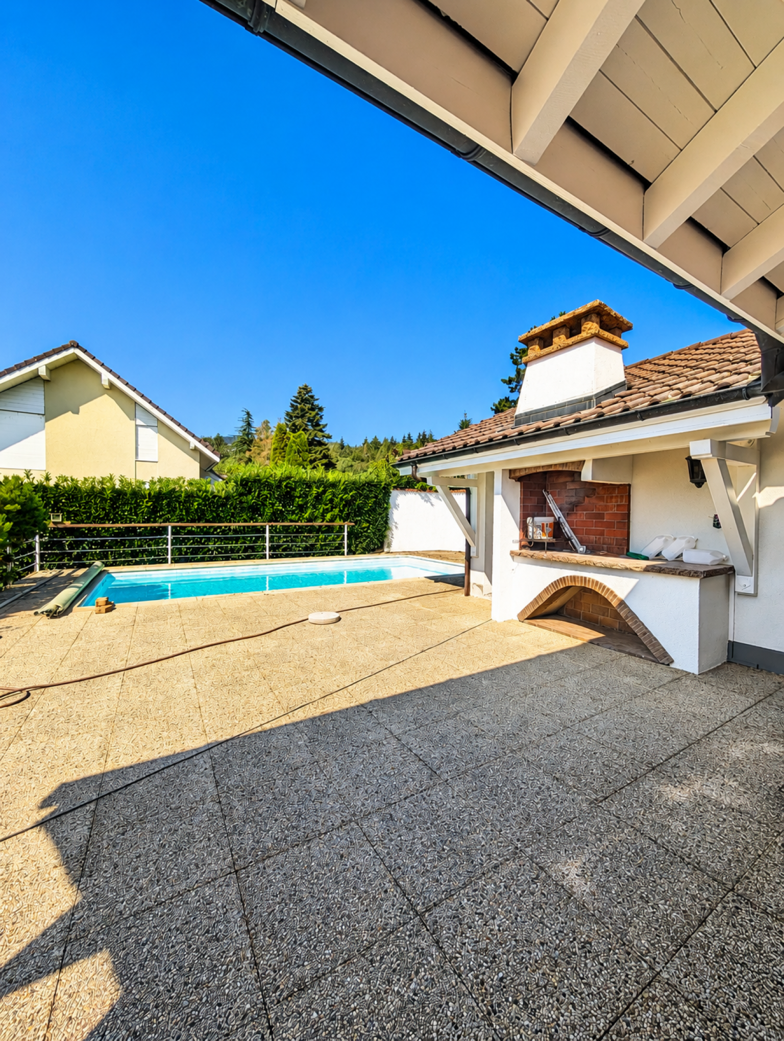 Superbe villa rénovée avec vue panoramique, piscine et vaste jardin
