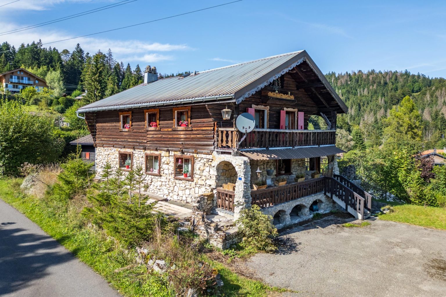 Chalet de 5,5 pièces avec jardin, balcon à St- Cergue