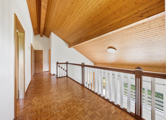 Duplex en attique de 5,5 pièces à Bursinel - photo 9