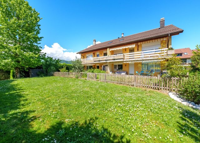 Duplex en attique de 5,5 pièces à Bursinel - photo 2