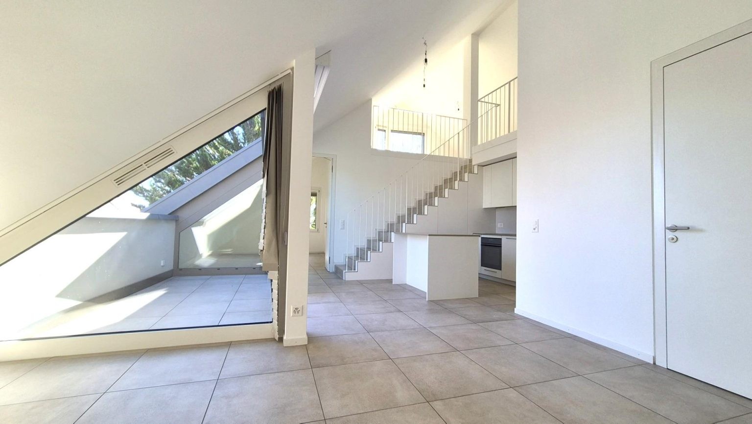 Magnifique appartement rÃ©cent de 4.5 piÃ¨ces aux combles Ã  Eysins