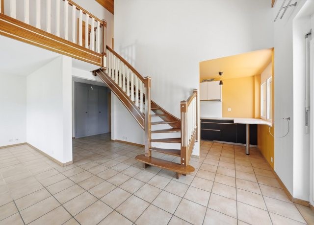 Duplex en attique de 5,5 piÃ¨ces Ã  Bursinel - photo 6